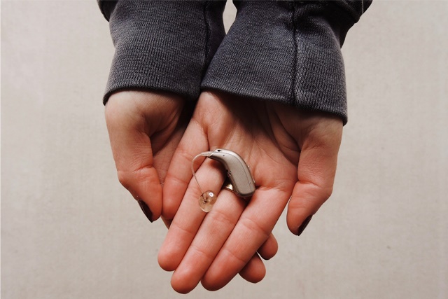 難聴と補聴器の基礎知識｜症状から選び方まで徹底解説