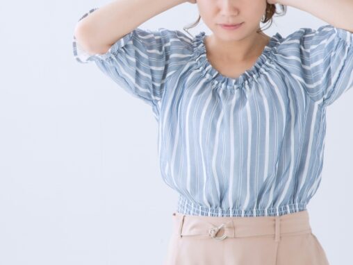 音に疑問を持っている女性